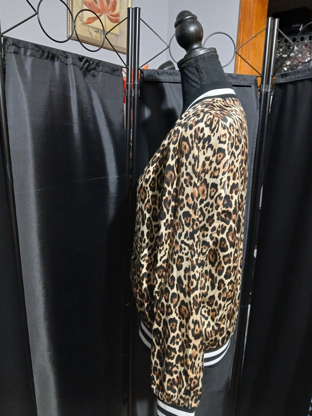Peyton Jensen Women’s Leopard Print Bomber Jacket - Black & Tan Size M - Picture 6 of 9